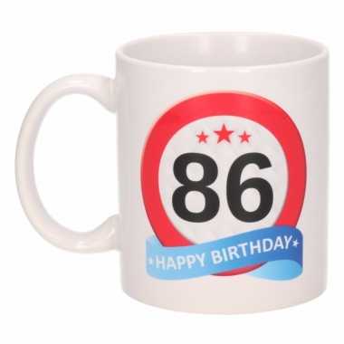 Koffiemok verkeersbord thema 86 jaar 300 ml