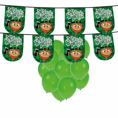 St. patricks day versiering met ballonnen en slinger