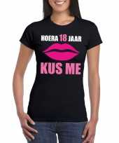 Hoera 18 jaar kus me t-shirt zwart dames