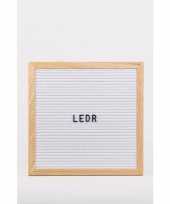 Houten letterbord kinderkamer met wit vilt 30 x 30 cm