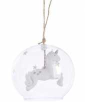 Kerstboomhanger kersthanger doorzichtige kerstbal 9 cm rennende eenhoorns van glas met touw