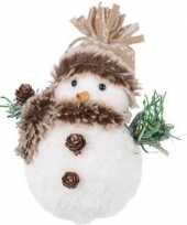 Kerstversiering beeld pluche wit sneeuwpopje 14 cm muts met pompon
