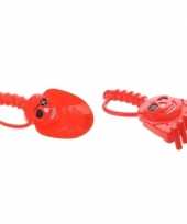 Klein rood harkje en schepje doodshoofd 21cm