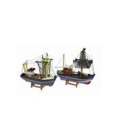 Schaalmodel boot met groene masten 24 cm