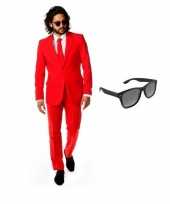 Verkleed rood net heren kostuum maat 52 xl met gratis zonnebril